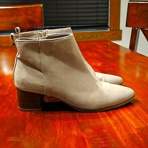 Old Navy booties size 7 color gray/beige